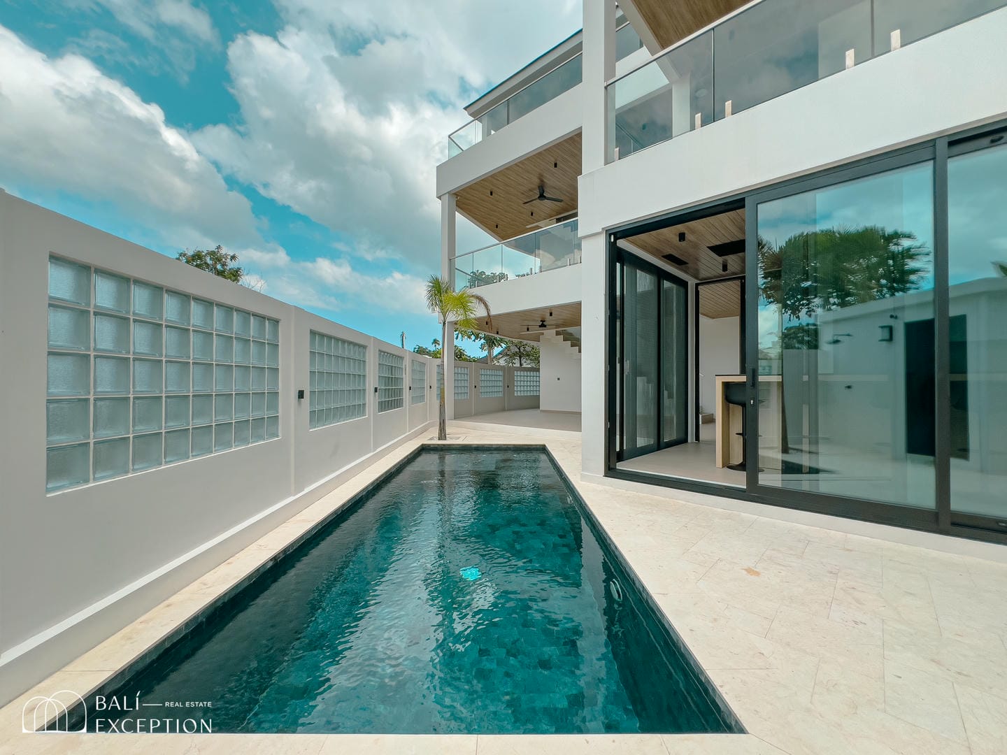 MODERN 5 BEDROOM FREEHOLD VILLA FOR SALE IN TUMBAK BAYUH BE-2318 